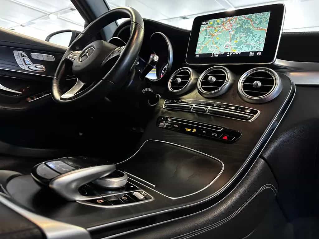 Mercedes-Benz GLC-Class 300 Coupe 4Matic AMG Line *1.Hd +TMP + LED 02/2019-photo-21