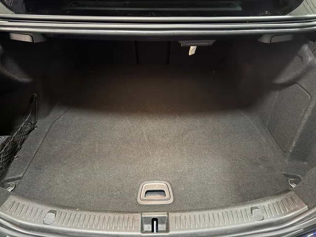 Mercedes-Benz E-Class 200 Lim. Avantgarde Night Keyless Standheiz. 11/2018-photo-17