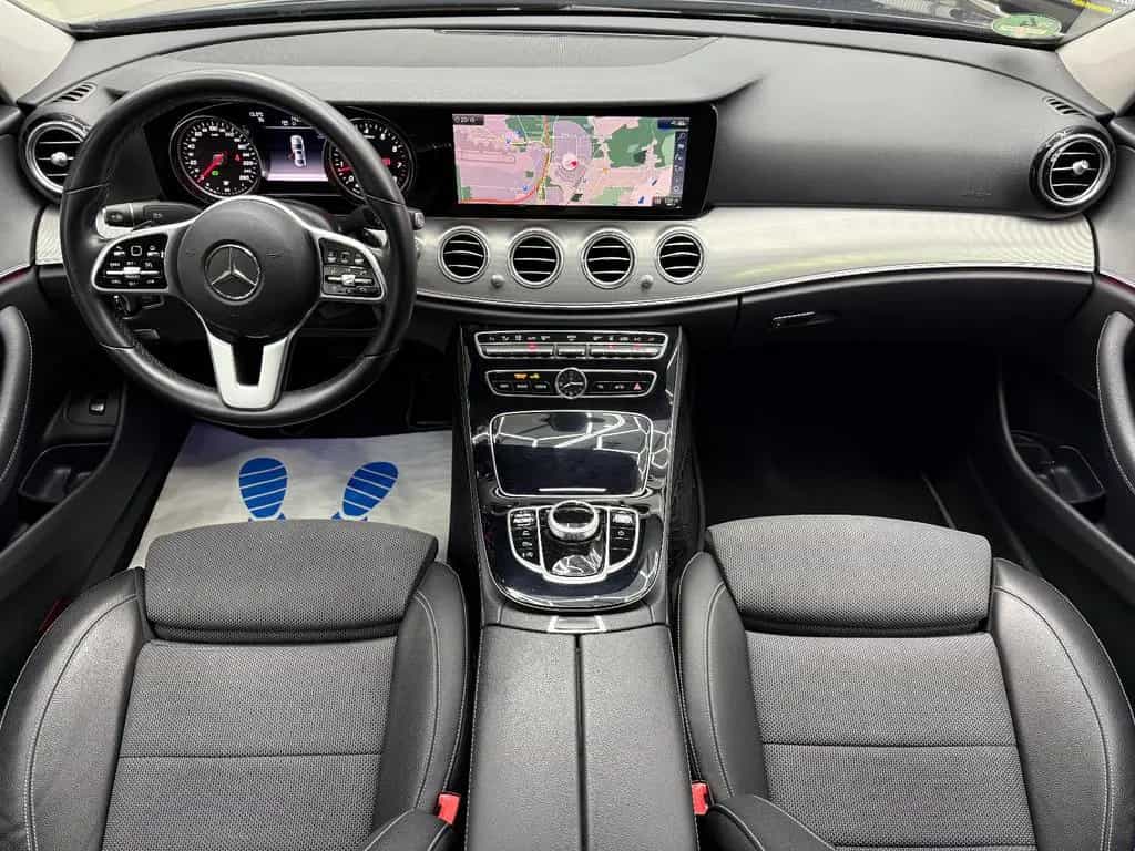 Mercedes-Benz E-Class 200 Lim. Avantgarde Night Keyless Standheiz. 11/2018-photo-8