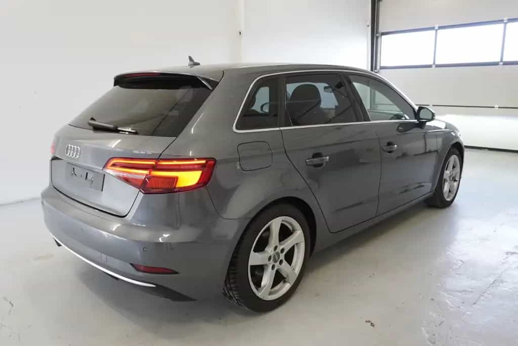 Audi A3 1.4 TFSI 150PS S-LINE S-TRONIC 03/2017-photo-4