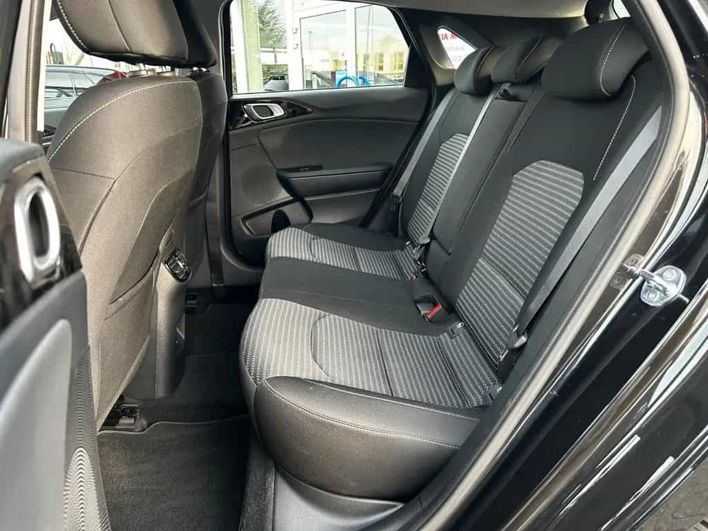 Kia Ceed 1.5 T-GDI DCT Vision Komfort+ Navi Kamera 11/2024-photo-10