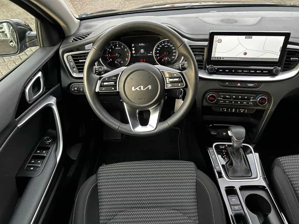 Kia Ceed 1.5 T-GDI DCT Vision Komfort+ Navi Kamera 11/2024-photo-11