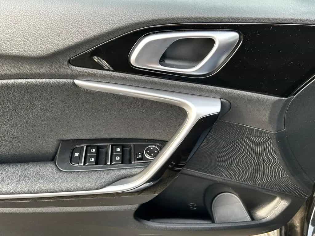 Kia Ceed 1.5 T-GDI DCT Vision Komfort+ Navi Kamera 11/2024-photo-17