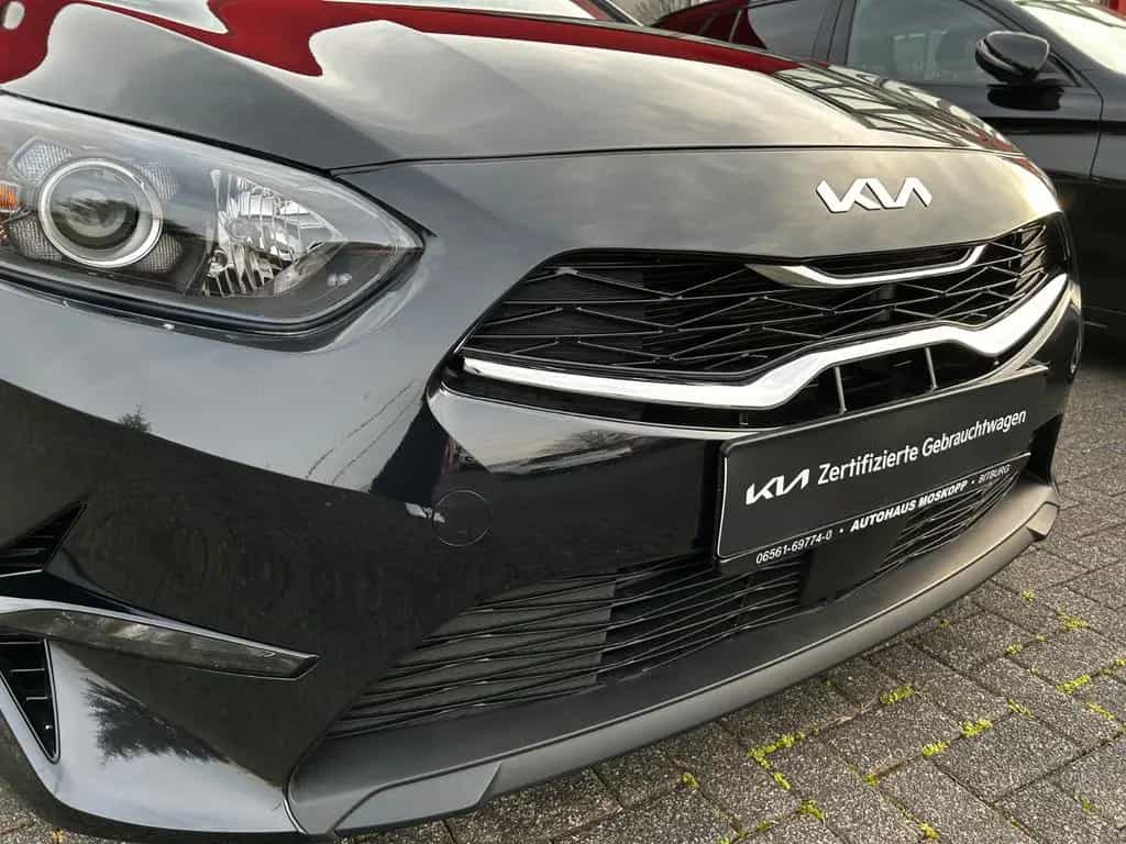 Kia Ceed 1.5 T-GDI DCT Vision Komfort+ Navi Kamera 11/2024-photo-19