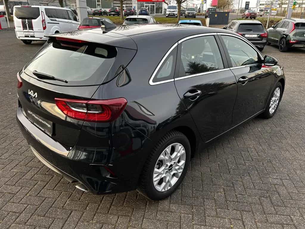 Kia Ceed 1.5 T-GDI DCT Vision Komfort+ Navi Kamera 11/2024-photo-7