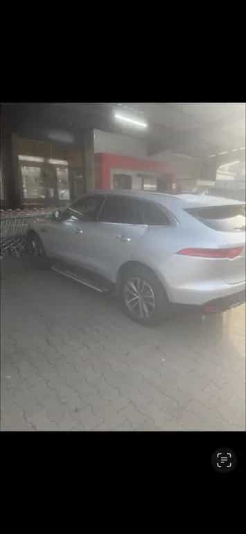 Jaguar F Pace 2.0d AWD 10/2017-photo-1