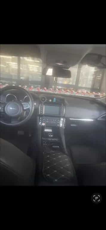 Jaguar F Pace 2.0d AWD 10/2017-photo-3