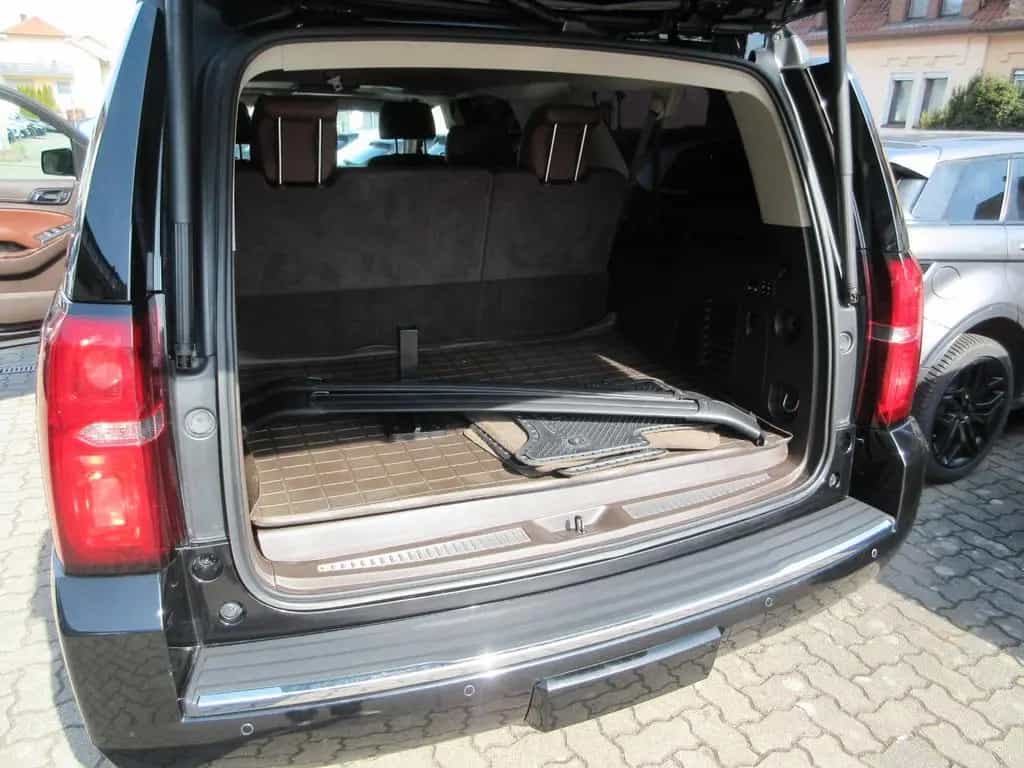 Chevrolet Suburban 12/2016-photo-11
