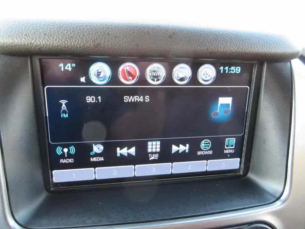 Chevrolet Suburban 12/2016-photo-15