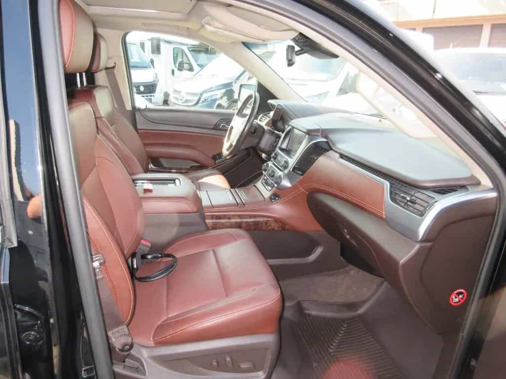 Chevrolet Suburban 12/2016-photo-18