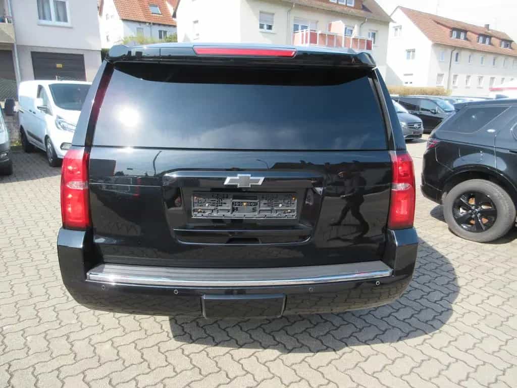 Chevrolet Suburban 12/2016-photo-2