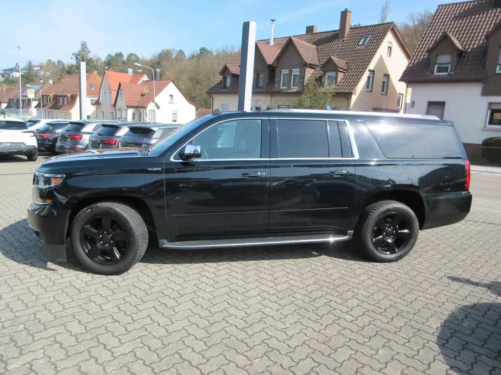 Chevrolet Suburban 12/2016-photo-5