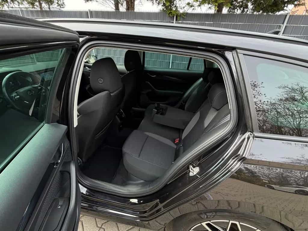 Skoda Octavia Combi Tour TSI DSG LED NAVI ACC 06/2022-photo-18