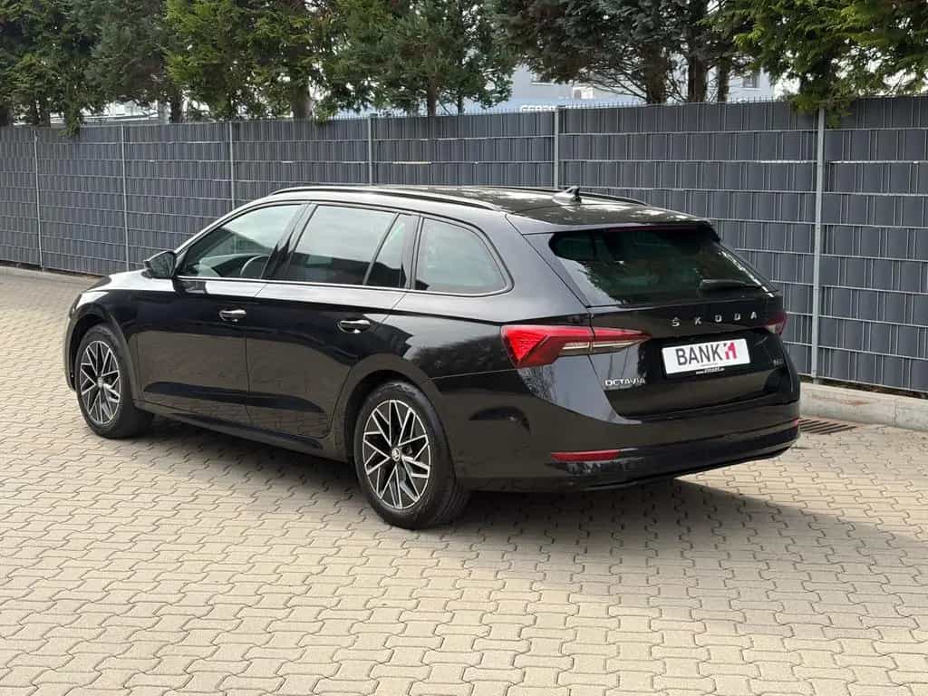 Skoda Octavia Combi Tour TSI DSG LED NAVI ACC 06/2022-photo-2