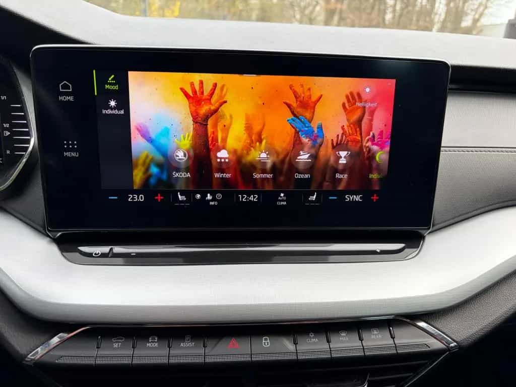 Skoda Octavia Combi Tour TSI DSG LED NAVI ACC 06/2022-photo-22