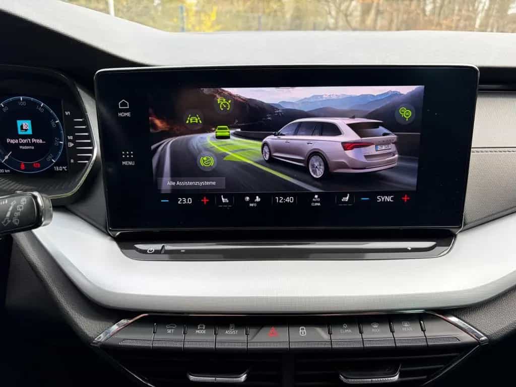 Skoda Octavia Combi Tour TSI DSG LED NAVI ACC 06/2022-photo-26