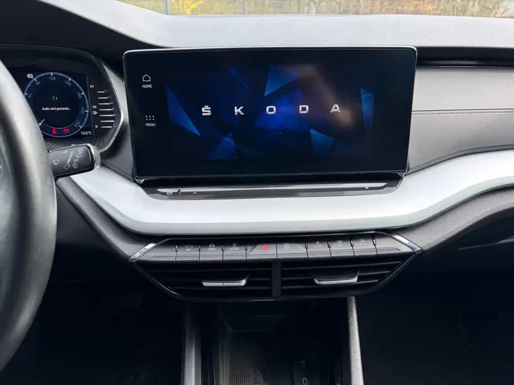Skoda Octavia Combi Tour TSI DSG LED NAVI ACC 06/2022-photo-28