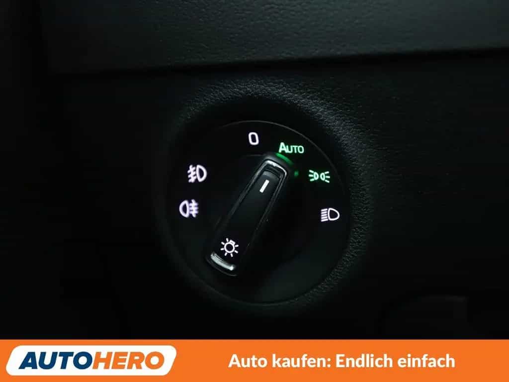 Skoda Karoq 1.5 TSI ACT Style Aut.*AHK*NAVI*LED*ACC* 02/2020-photo-26