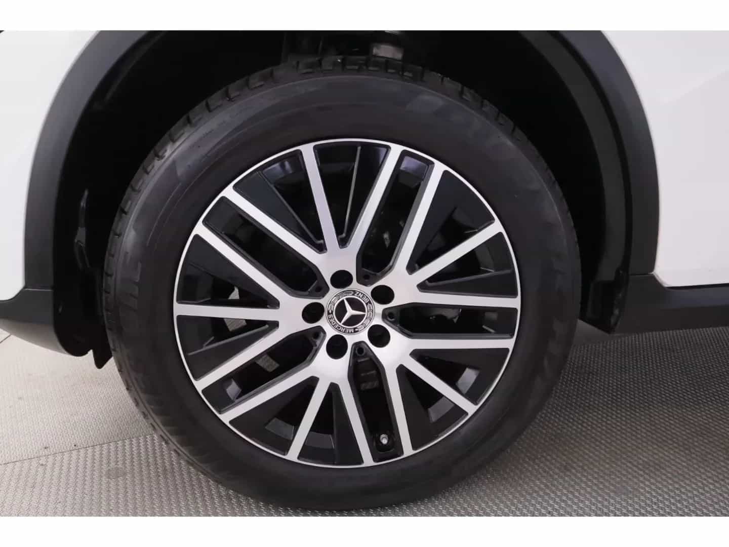 Mercedes-Benz GLC-Class 200 04/2022-photo-13
