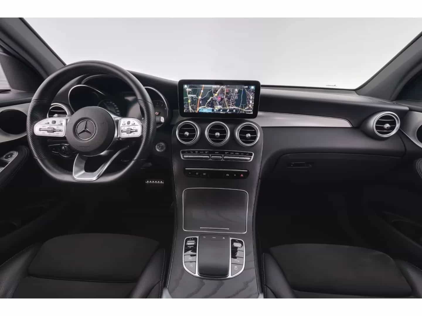 Mercedes-Benz GLC-Class 200 04/2022-photo-9