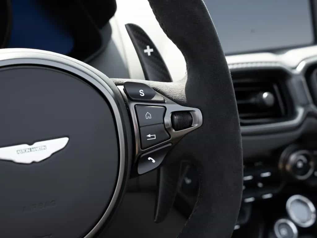 Aston Martin V12 Vantage Roadster | Carbon Seats | Limited 04/2023-photo-19