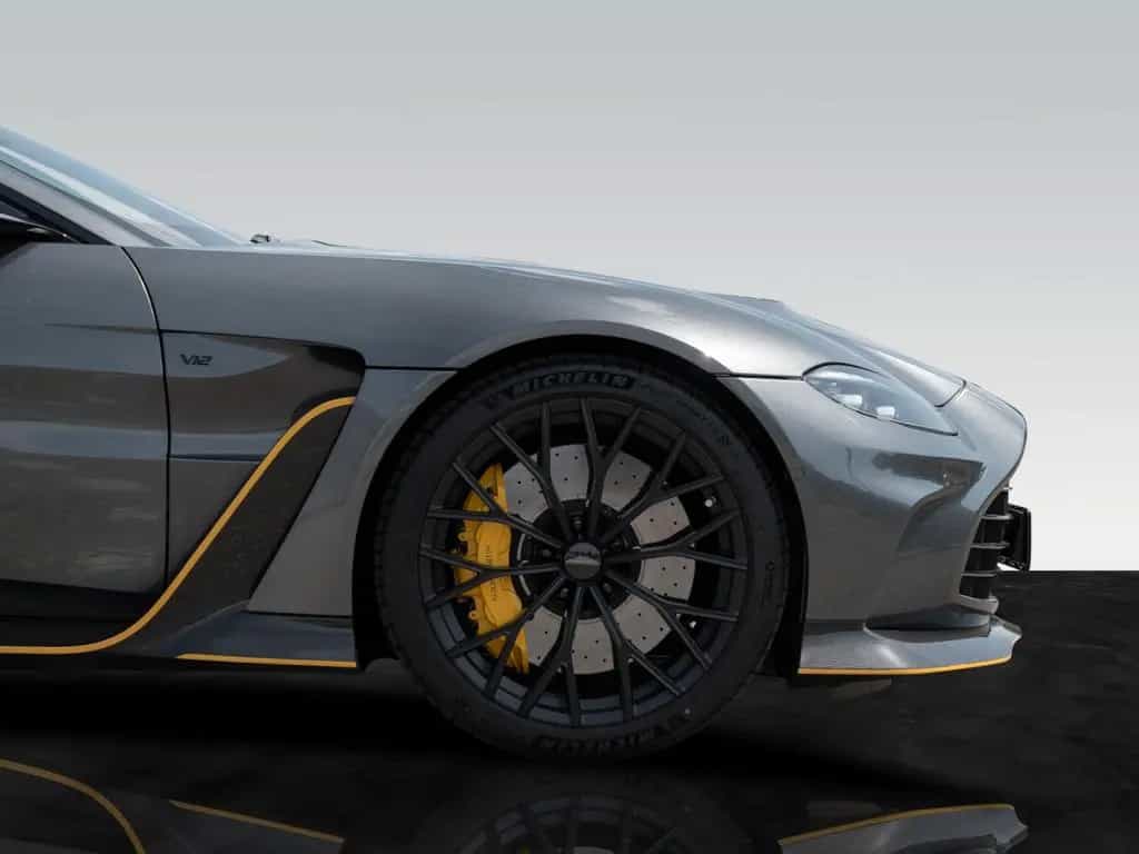 Aston Martin V12 Vantage Roadster | Carbon Seats | Limited 04/2023-photo-7