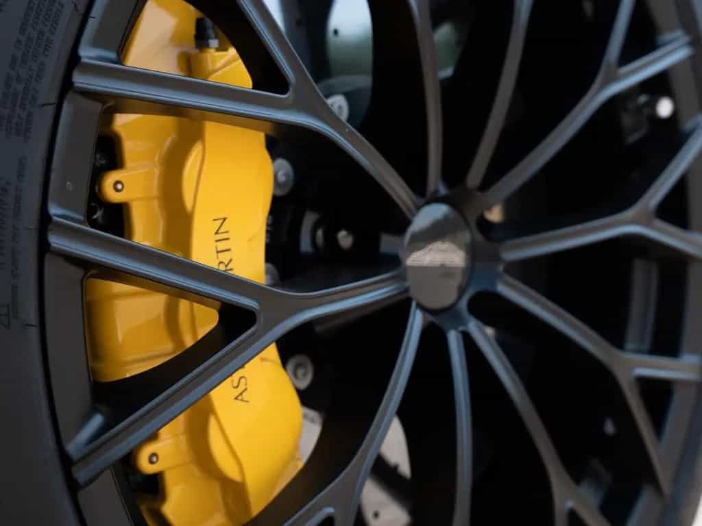 Aston Martin V12 Vantage Roadster | Carbon Seats | Limited 04/2023-photo-8