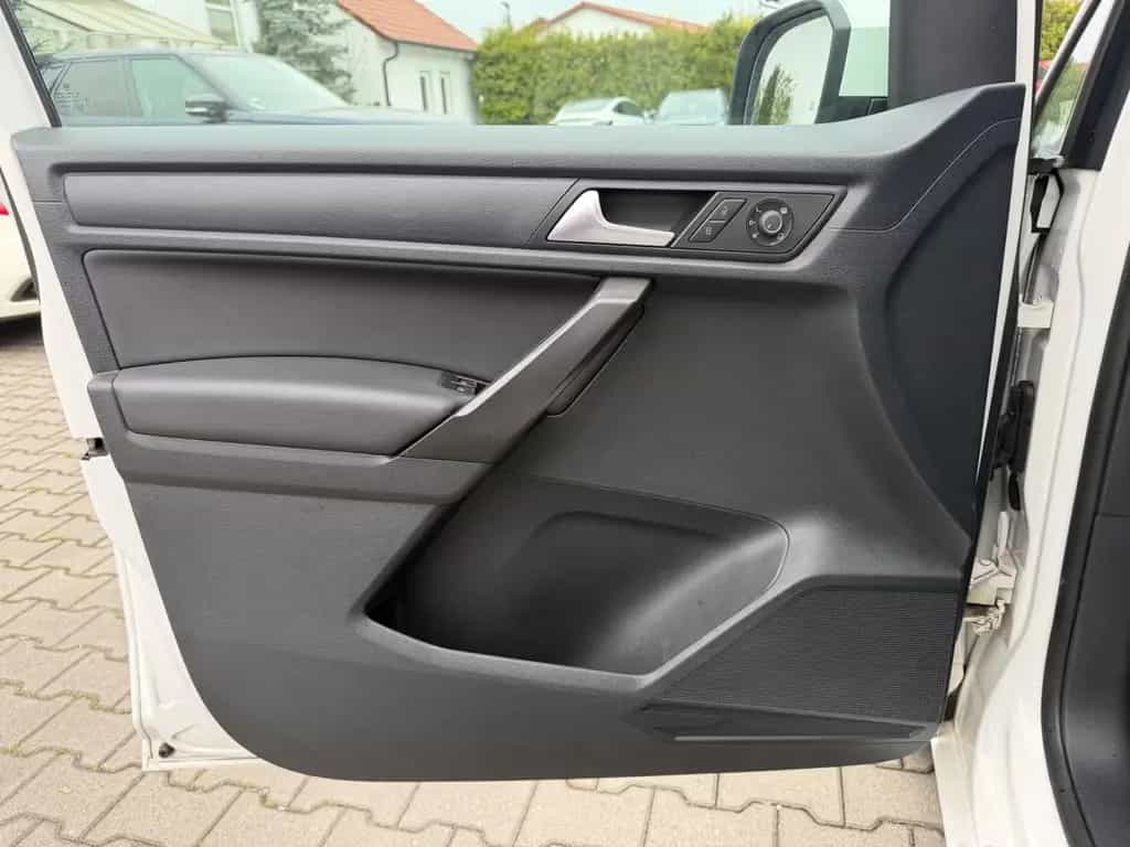 Volkswagen Caddy Highline*Aut*Bi-Xen*Nav*DAB*MwSt 12/2019-photo-8