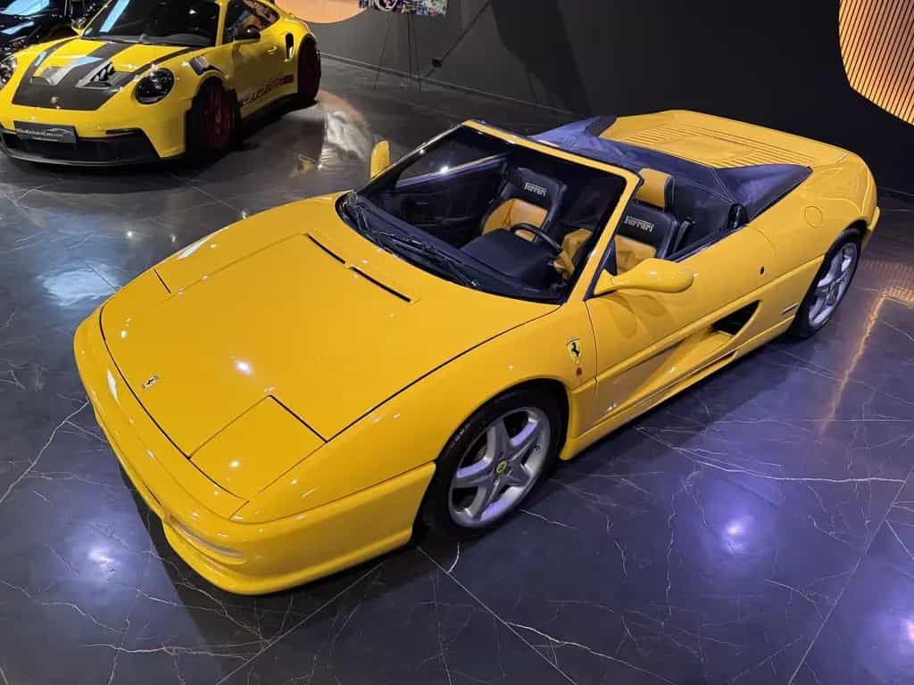 Ferrari F355 Spider u-frei*Dt. Auslieferung*6-Gang*Klima 08/1997-photo-2