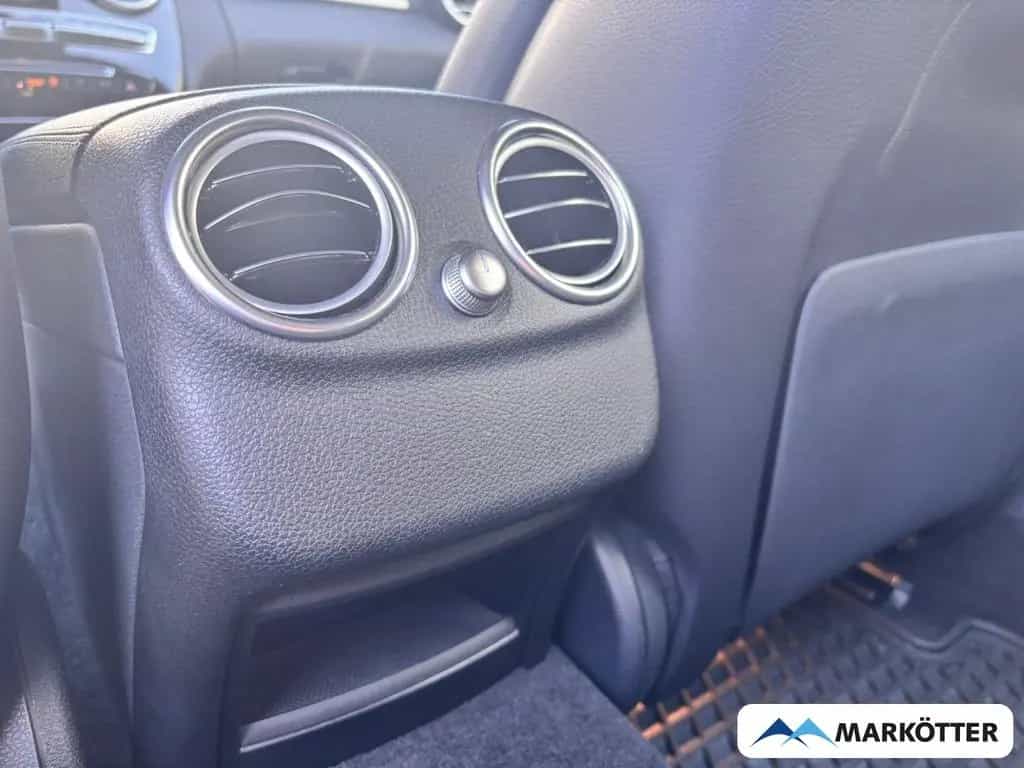 Mercedes-Benz C-Class 300 T AMG Line ACC/AHK/BLIS/NAVI/PANO/SHZ 04/2018-photo-30