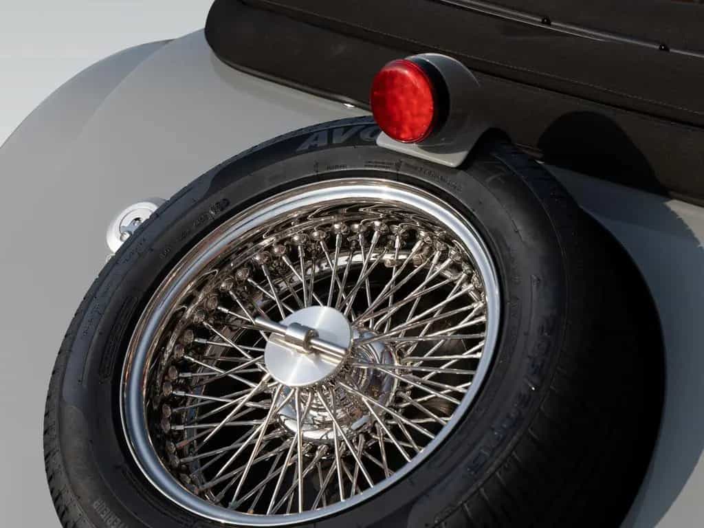 Morgan Plus 4 Plus FOUR | Sports Exhaust | Luggage Pack 03/2026-photo-19