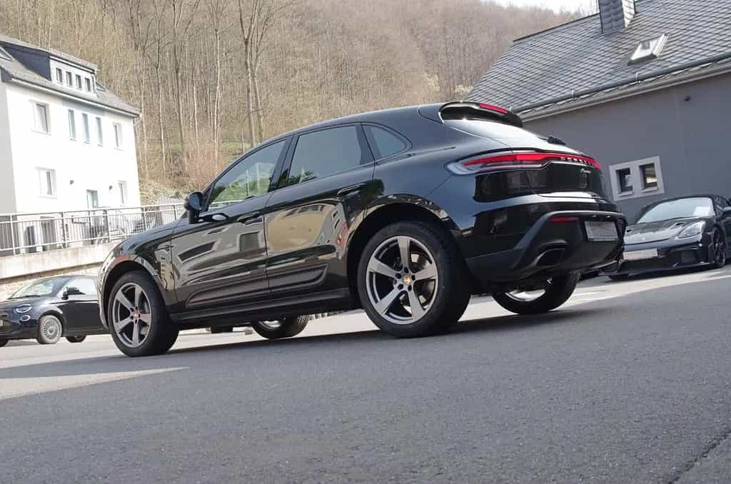 Porsche Macan 06/2022-photo-17