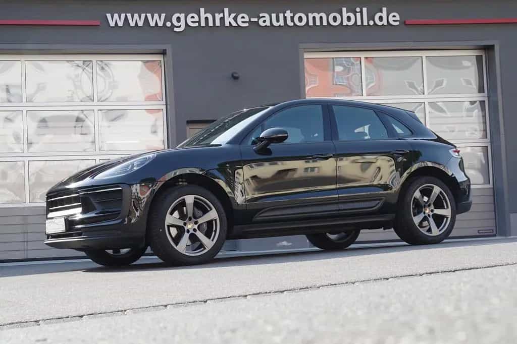 Porsche Macan 06/2022-photo-22