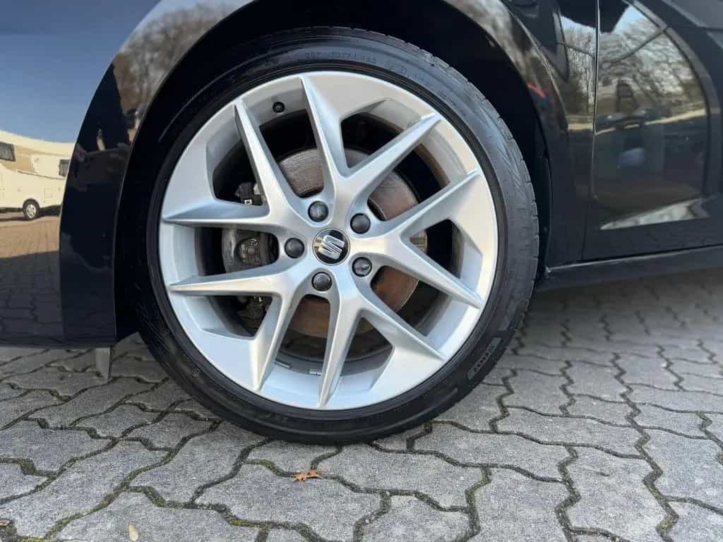 Seat Leon FR 1.8 TSI DSG Leder LED Panor Navi ACC 08/2018-photo-2