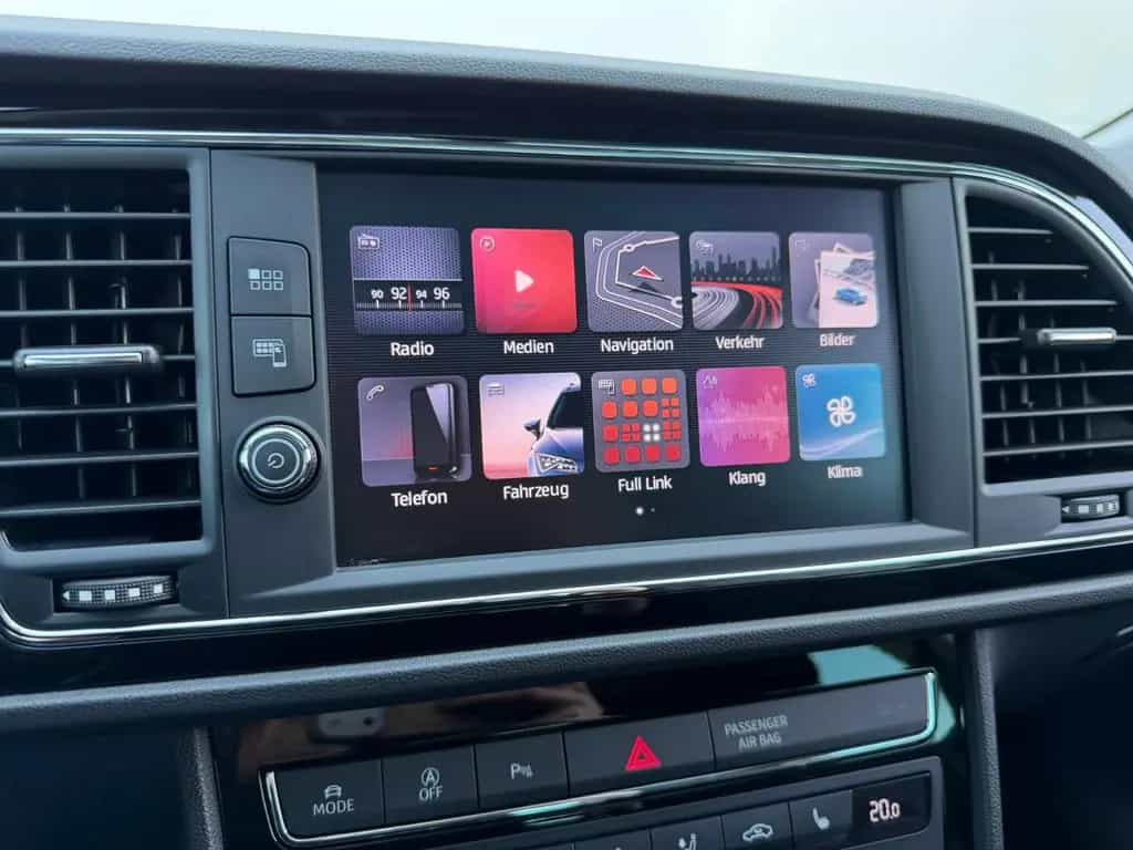 Seat Leon FR 1.8 TSI DSG Leder LED Panor Navi ACC 08/2018-photo-22