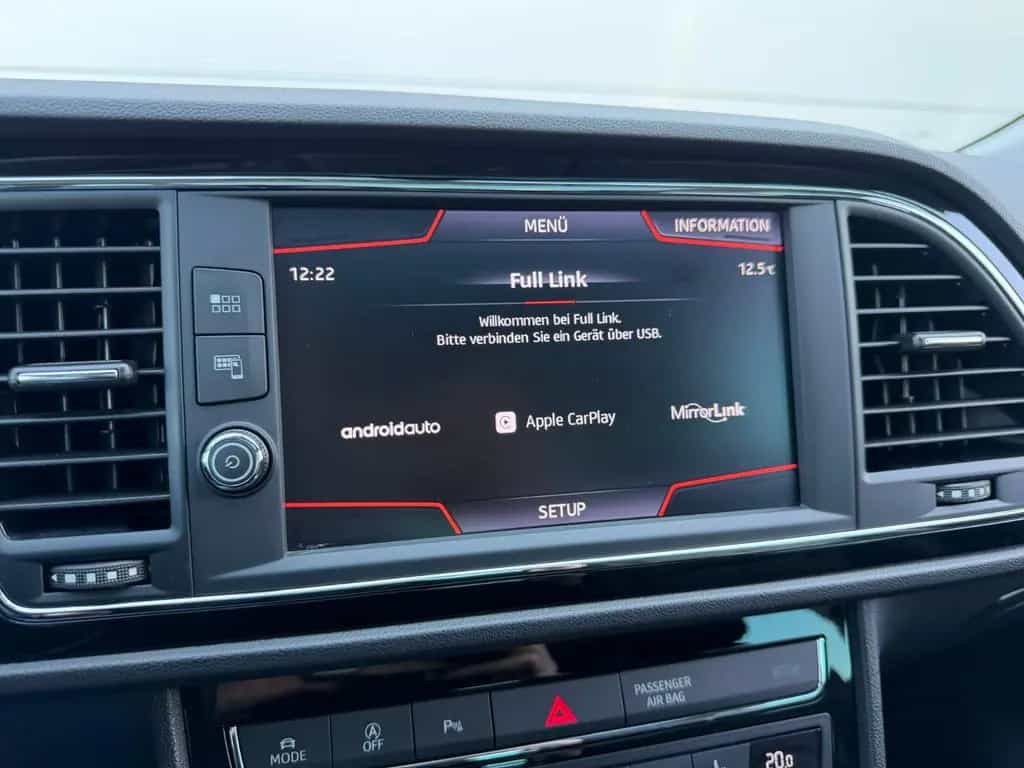 Seat Leon FR 1.8 TSI DSG Leder LED Panor Navi ACC 08/2018-photo-23