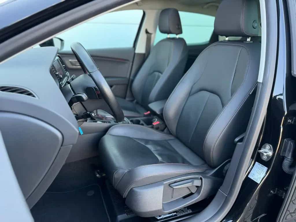 Seat Leon FR 1.8 TSI DSG Leder LED Panor Navi ACC 08/2018-photo-9