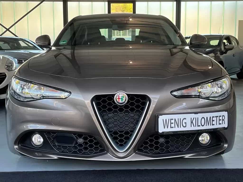 Alfa Romeo Giulia Super 1.HAND 29.000KM! KAMERA NAVI TEMPO. 10/2016-photo-1