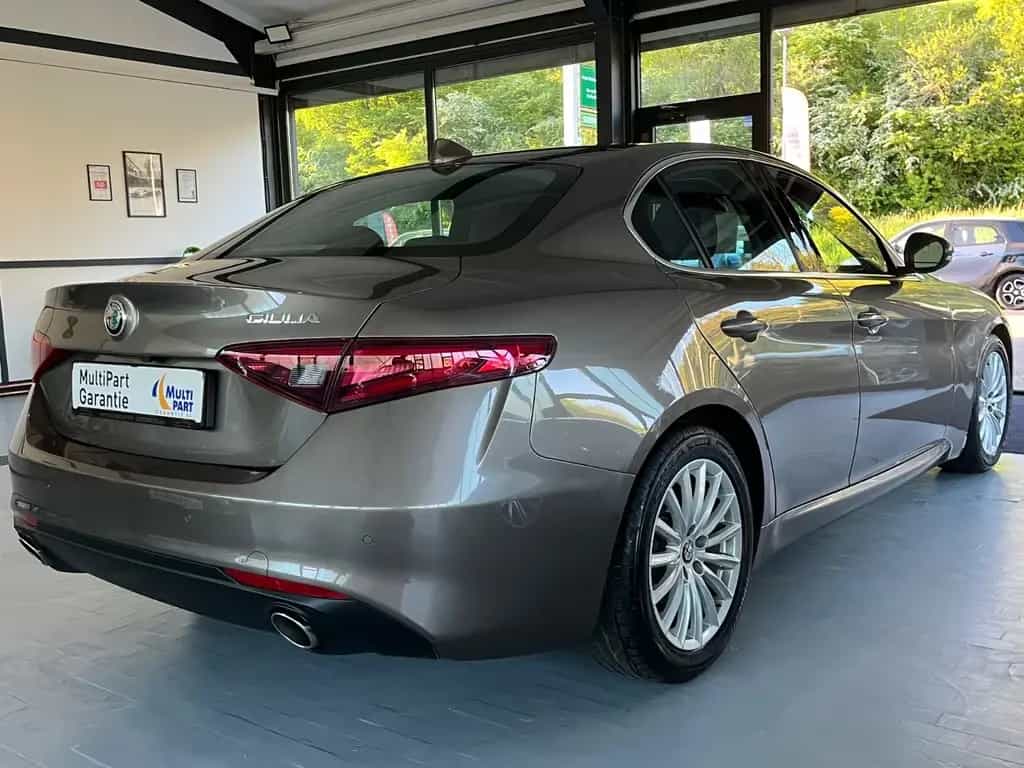Alfa Romeo Giulia Super 1.HAND 29.000KM! KAMERA NAVI TEMPO. 10/2016-photo-3