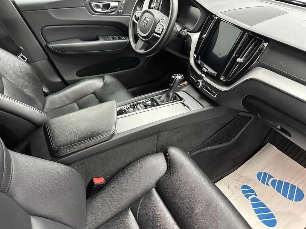 Volvo XC60 Inscription 2WD "1 HAND-NAVI-LEDER-SITZH" 07/2018-photo-9