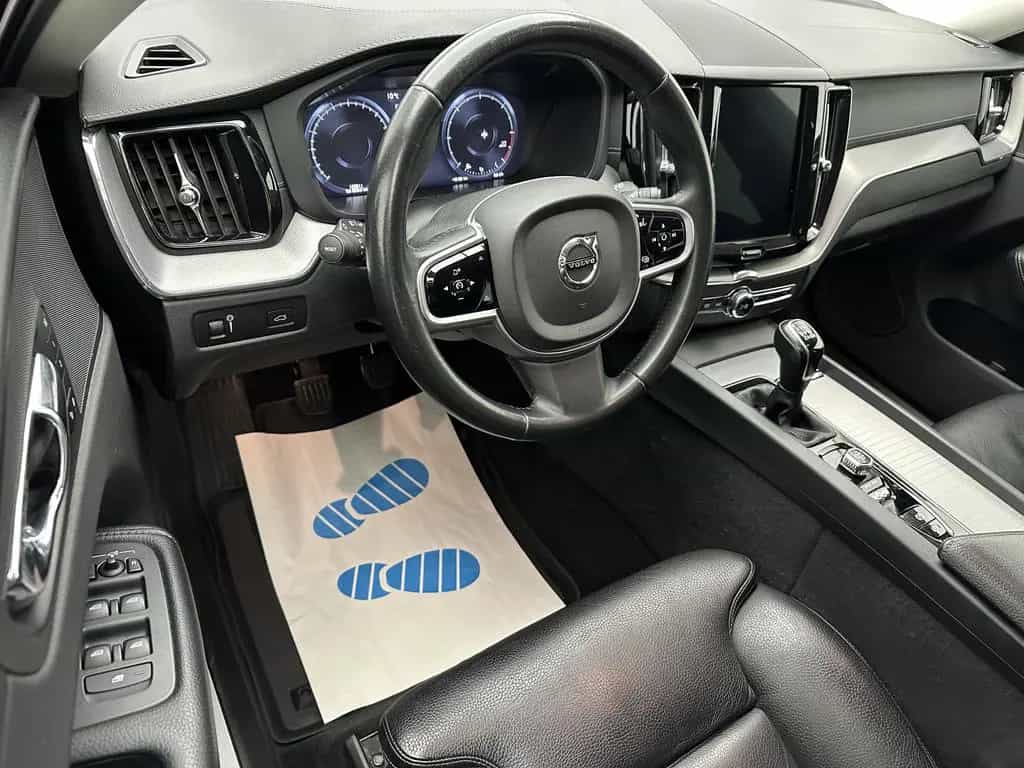 Volvo XC60 Inscription 2WD "1 HAND-NAVI-LEDER-SITZH" 07/2018-photo-11