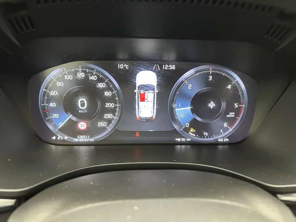 Volvo XC60 Inscription 2WD "1 HAND-NAVI-LEDER-SITZH" 07/2018-photo-17