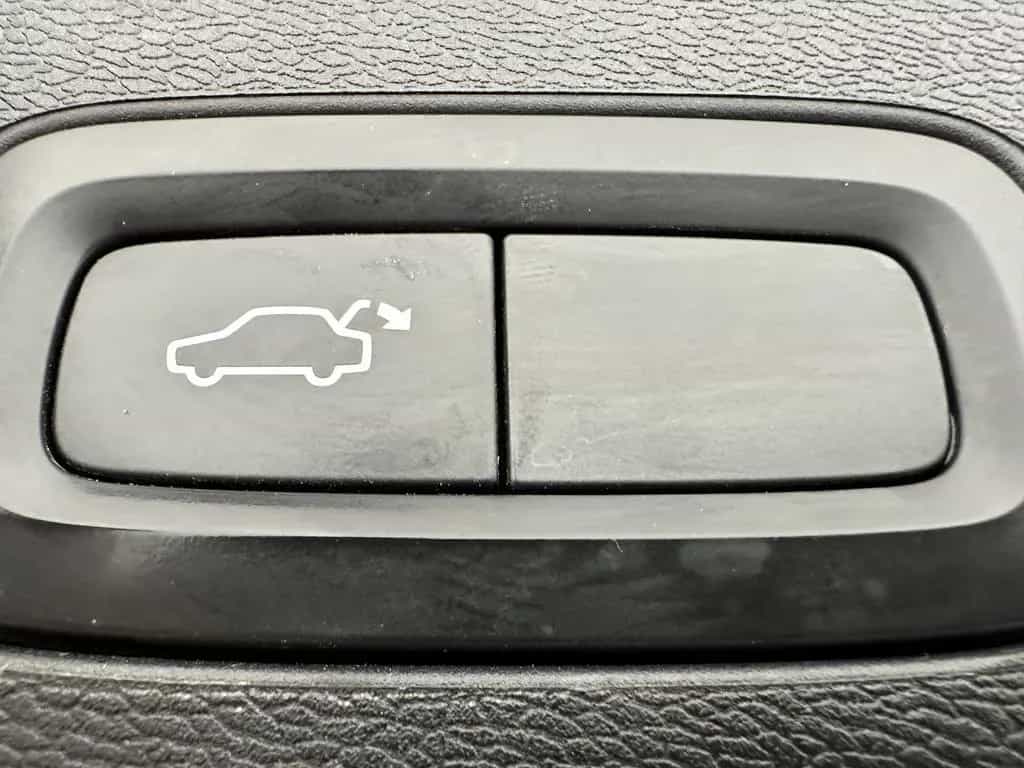 Volvo XC60 Inscription 2WD "1 HAND-NAVI-LEDER-SITZH" 07/2018-photo-23