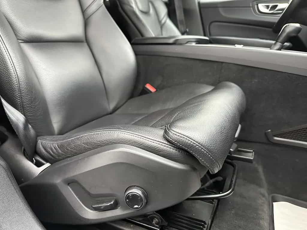 Volvo XC60 Inscription 2WD "1 HAND-NAVI-LEDER-SITZH" 07/2018-photo-7