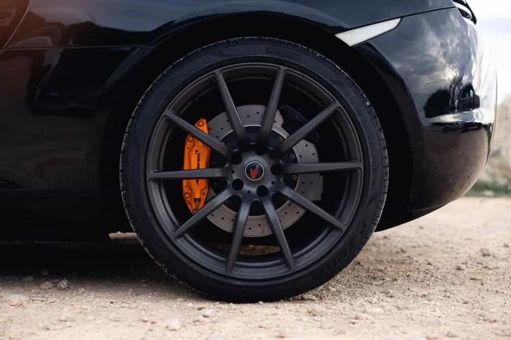 McLaren MP4-12C 3.8 V8 05/2012-photo-12