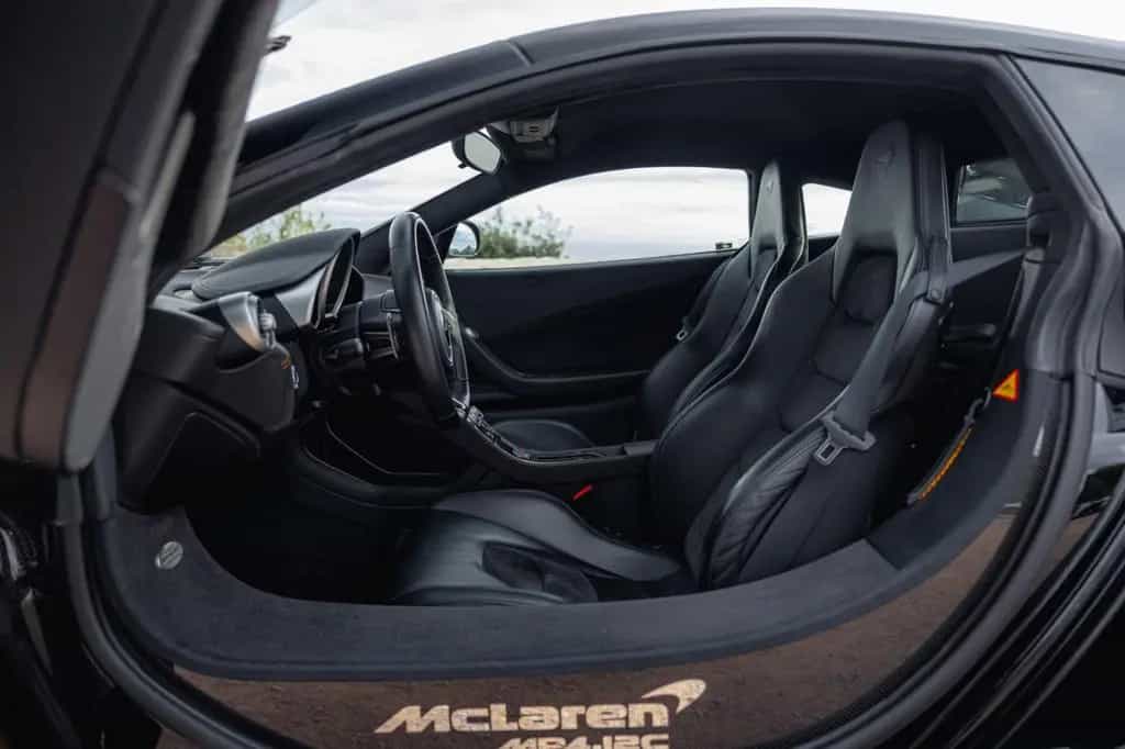 McLaren MP4-12C 3.8 V8 05/2012-photo-14
