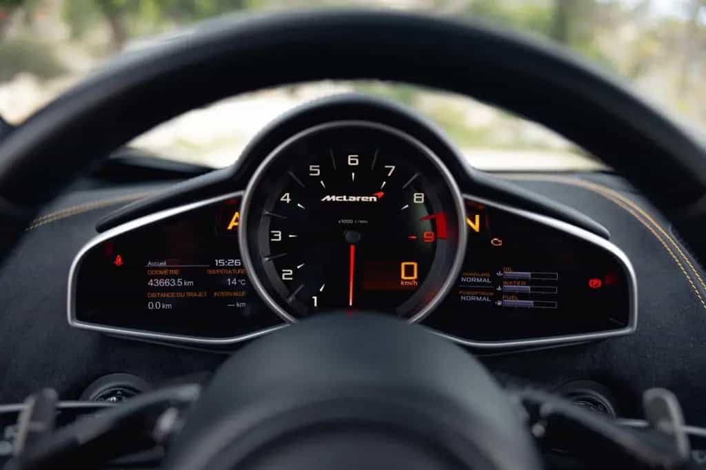 McLaren MP4-12C 3.8 V8 05/2012-photo-19