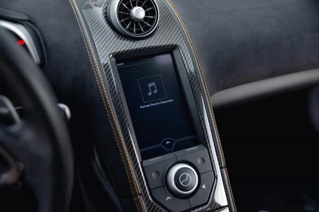 McLaren MP4-12C 3.8 V8 05/2012-photo-20