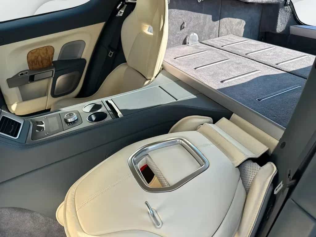 Aston Martin Rapide 6.0 V12 Touchtr. *B&O, Voll, MwSt* 10/2009-photo-26