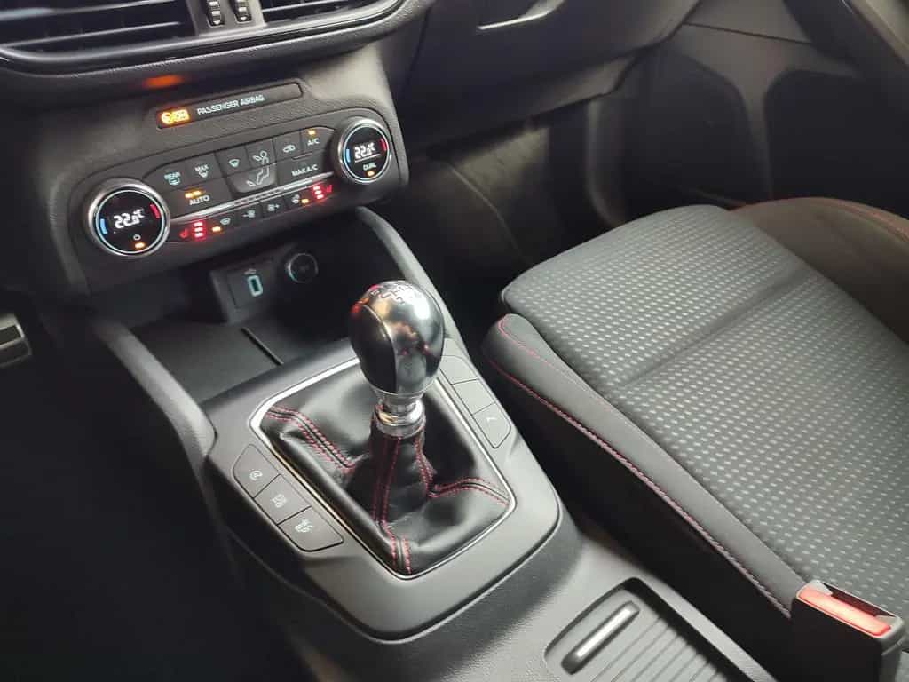 Ford Focus Kombi Turnier ST-Line *Kamera*NAVI*LED*SHZ 03/2019-photo-24